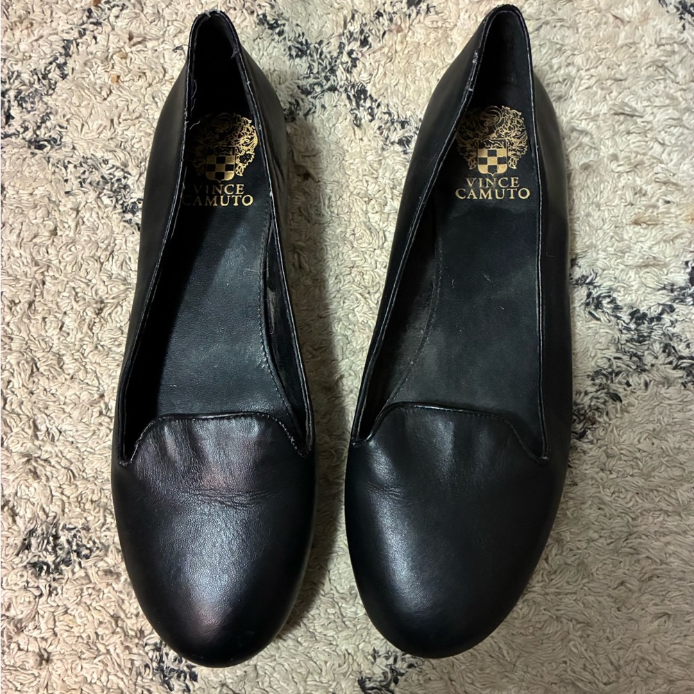 Vince Camuto Black Leather Flats Sleek Minimalist Design